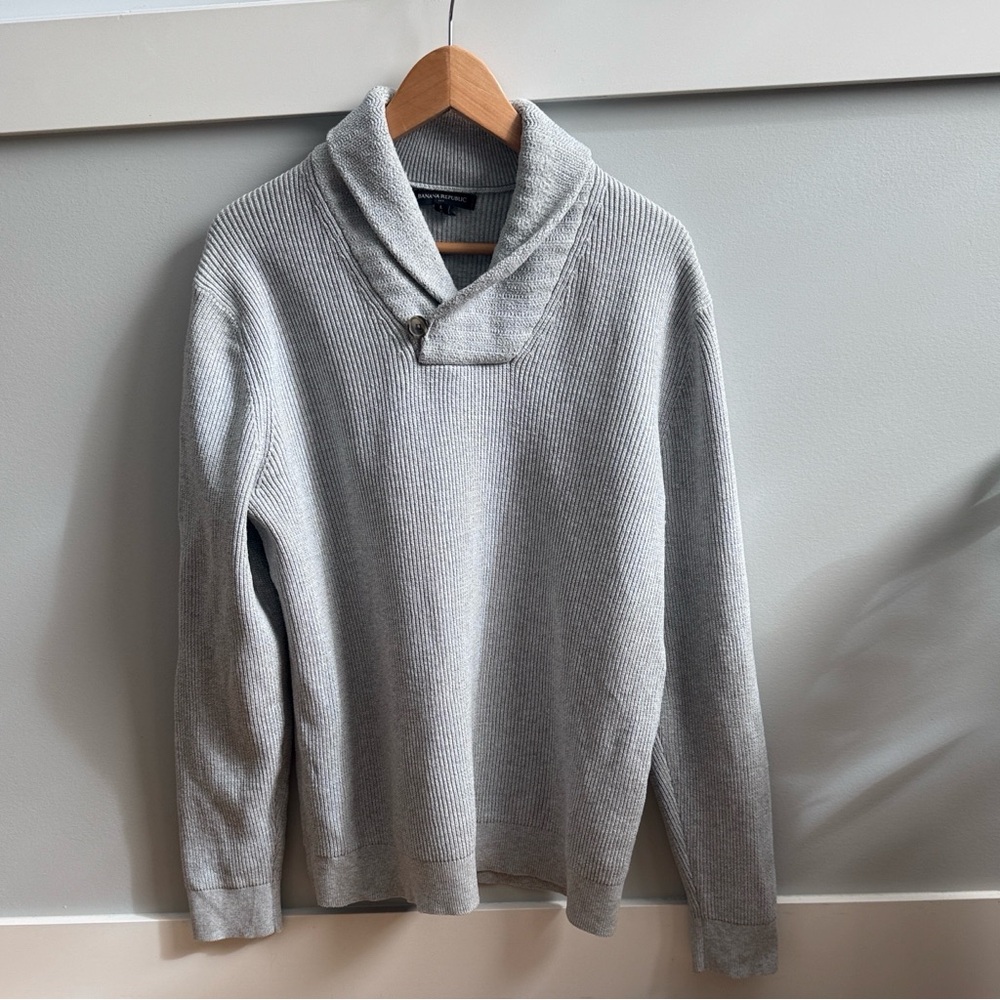 Banana Republic Light Gray shawl collar sweater, Men’s Large